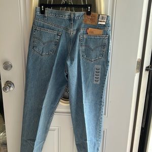 Men’s NWT Levi 550 red tab jeans